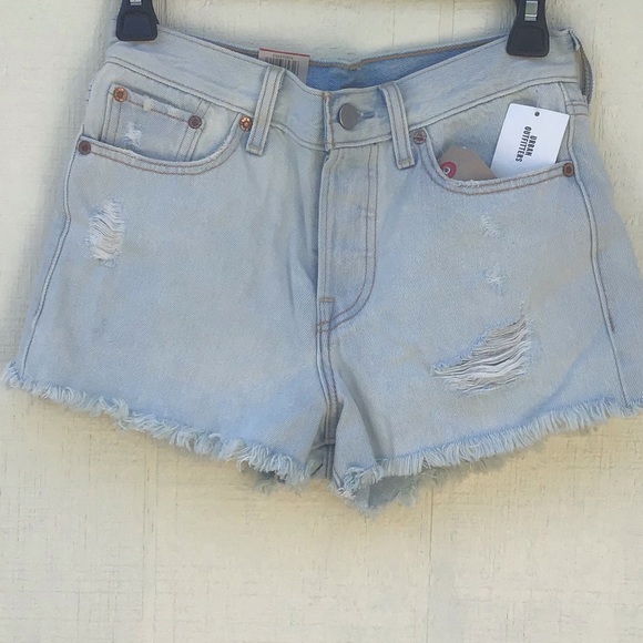 Levi’s wedgie fit high rise ripped cutoff shorts - Picture 2 of 16